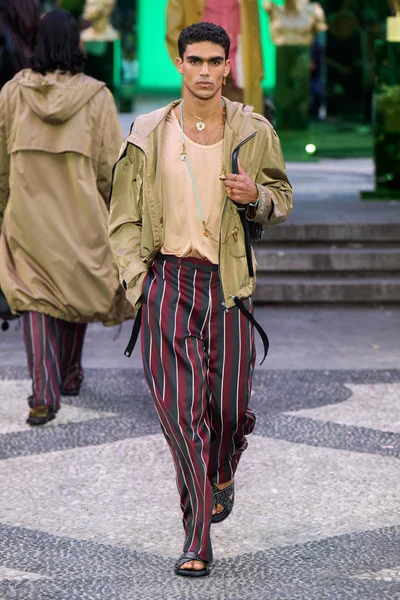 Look 5